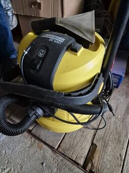 Syndyk sprzeda odkurzacz Karcher SE4001