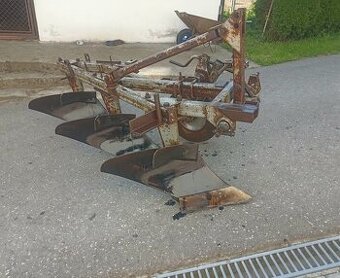 Pług 3-skibowy grudziądzki nowego typu