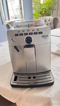 Włoski automatyczny ekspres do kawy Gaggia