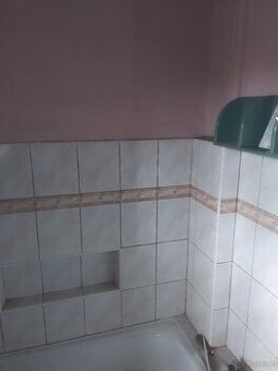 Dom duży dla 2lub 3 rodzin do odświeżenia
