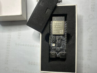 ESP32-C5-DevKitC-1-N8R4 i modul ESP32-C5-N8R4