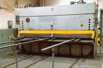 Nożyce gilotynowe hydrauliczne CNTA 3150/16A r.v. 1990