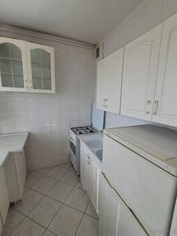 2 pokojowe mieszkanie,  37m2,IV piętro, os. Serbinów