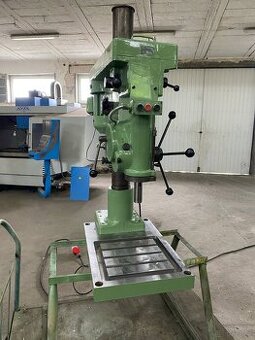 Wiertarka stołowa z posuwem