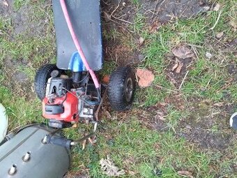 Deskorolka z napędem spalinowym z GB