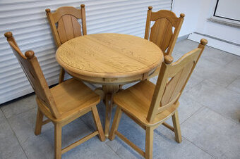 stół rozkładany i 4 krzesła - cały komplet z drewna dębowego