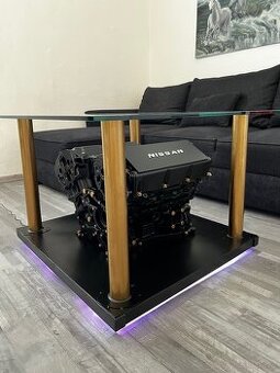 Unikalny designerski stolik wykonany z silnika Nissan V6