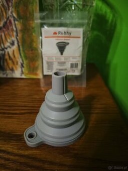 Silikonowy lejek. Składany, harmonijka.