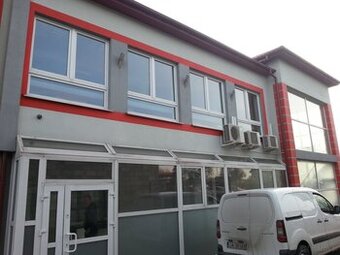Zabudowa PCV z drzwiami