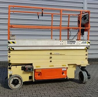 Podnośnik nożycowy JLG 3246ES – sprawny, elektryczny, ładowa