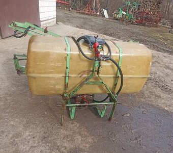 Opryskiwacz zawieszany Holder 400L