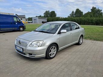 TOYOTA AVENSIS 2.0 D-4D • HATCHBACK • KLIMATYZACJA • XENON •