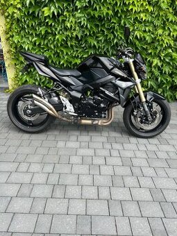 Suzuki GSR 750