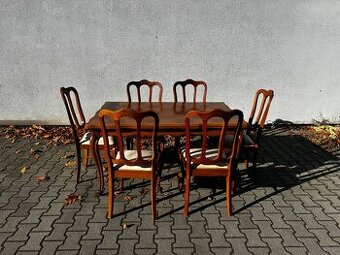 Rozkładany stół z krzesłami w stylu ludwika