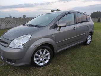 Toyota 1.8/benzyna /gaz