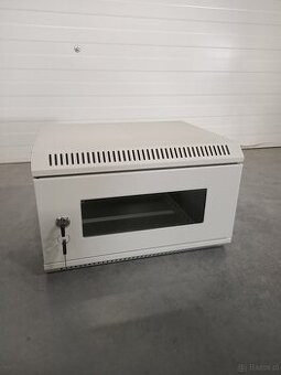 Skrzynka techniczna z zamkiem - stan doskonały