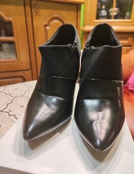 Botki czarne przed kostki, rozm. 38