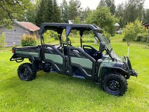 John Deere Gator 4x4