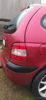 Renuat scenik 1 ,6 benzyna