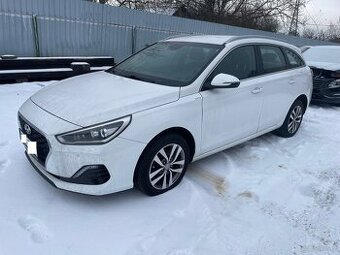 Hyundai I30 1.6CRDi 85kw, r.10/2019, klimatronic, nawigacja