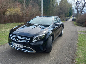 Mercedes Bena GLA 200 7G-DCT URBAN