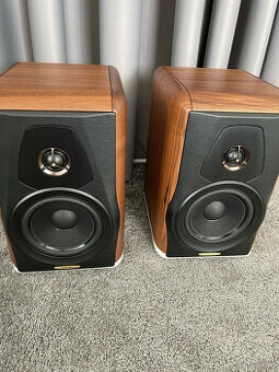 Sonus Faber Electa Amator III ---- Price : 2750 EUR