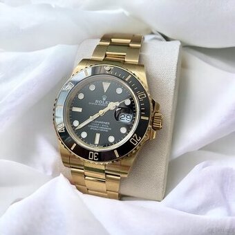 Rolex Submariner ( zlatej farby)