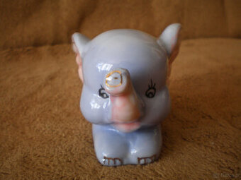 Sprzedam figurkę ceramiczną mały słoń, używany, stan dobry.