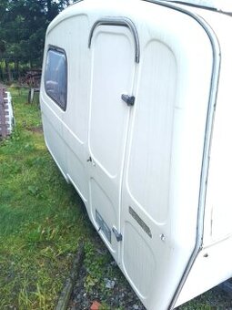 Kupię papiery do przyczepy campingowej Niewiadów 126n