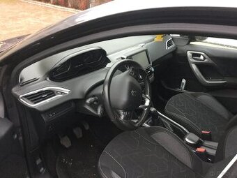 Sprzedam Peugeot 2008