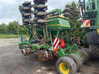 Siewnik Zbozowy John Deere 750A szerokość robocza 6m rok 2