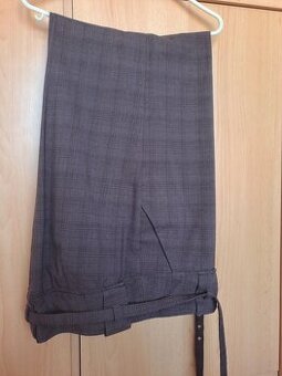 Brązowe eleganckie spodnie firmy Orsay rozmiar 42