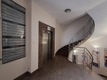 Lokal usługowo-biurowy o pow. 65m2,winda, I piętro, Kalisz
