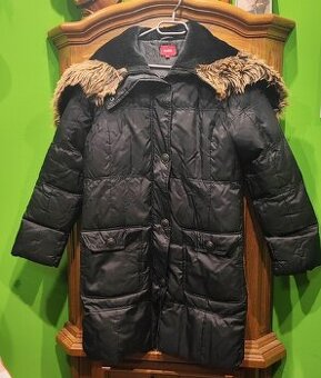 Czarna ciepła kurtka zimowa z kapturem/kołnierz