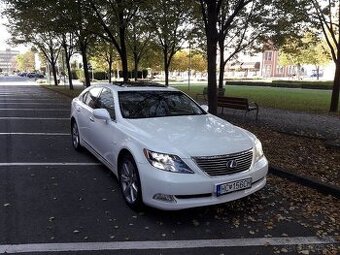 Lexus ls600h ls600h Toyota 5.0 V8 hybrid
