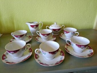 Serwis kawowo - herbaciany. Porcelana Ćmielów.