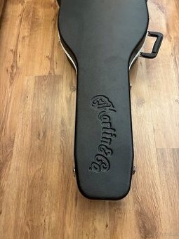 Martin D28.