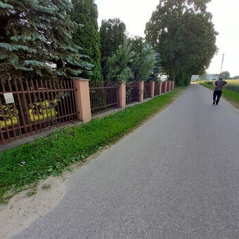 Przestrzenne siedlisko z domem , budynkami do produkcji ro