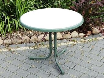 Stolik składany o średnicy 84 cm i wysokości 71 cm