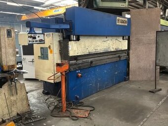 Hydrauliczna prasa krawędziowa 135 t, długość gięcia 3000 mm