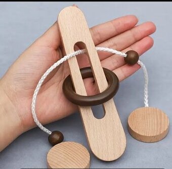 Drewniane puzzle sznurkowe łamigłówka