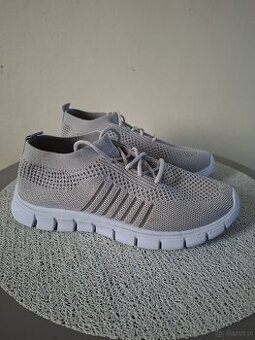 Buty sportowe damskie
