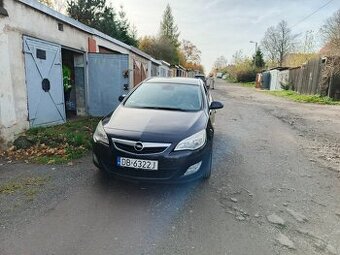 Opel Astra-Pokecam