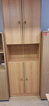 sprzedam wyposażenie biura