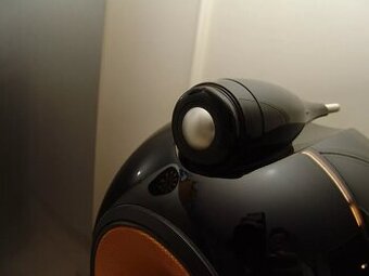 Bowers & Wilkins 802 Nautilus