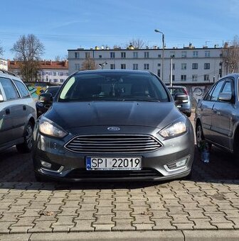 Sprzedam,zadbany, salon polska