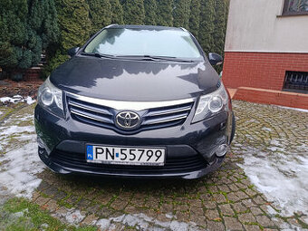 Sprzedam toyotą Avensis T27 z małym Przebiegiem