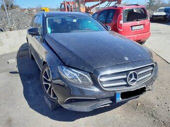 Mercedes Benz třídy E 400 combi