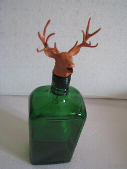 Dekoracyjny dozownik, aerator, nalewak do butelek – jeleń