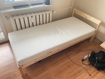 Łóżko NEIDEN z ramą listwową i materacem